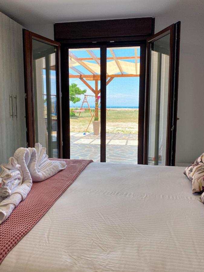Seafront Oasis Beach Houses Ierissos Exterior foto